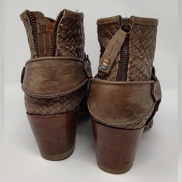 Ariat Women's Sollana Woven Leather Bootie, Stone. Size 11B - Picture 8 of 8